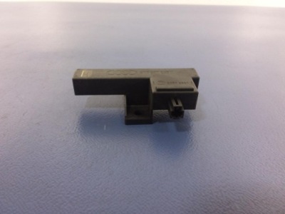 Audi a8 s8 d4 4h антена kessy keyless 8k0907247 фото №1