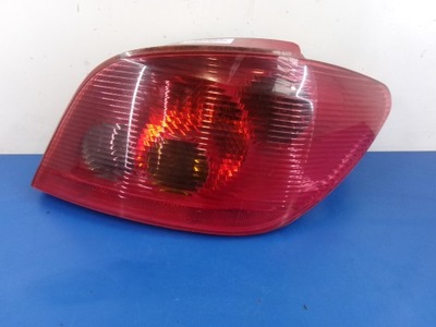 Peugeot 307 hb лампа задня права +молдинг лампочка valeo фото №1