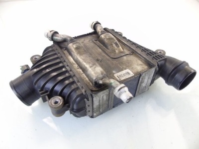 Jaguar xe 2.0 d інтеркулер gx73-6k775-ab фото №1