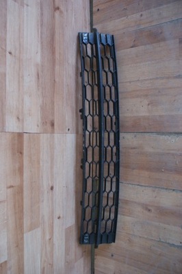 Skoda rapid 5ja решётка средняя бампер перед фото №1