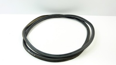 Toyota verso прокладка кузовная крышки багажника фото №1