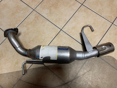 Mazda 6 2.2 катализатор r2r1-40-100b фото №1