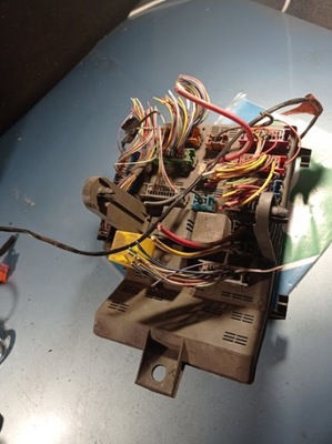 Модуль bsi коробка запобіжник реле renault фото №1