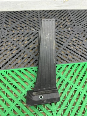 Потенциометр педаль газа bmw 1 f40 f44 gran coupe фото №1