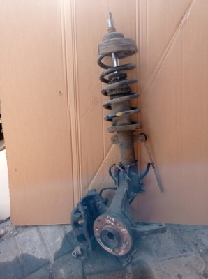 Trafic i vivaro ii 2.0 dci поворотний кулак правий перед фото №1