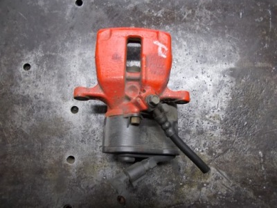 Vw passat b6 b7 суппорт тормозной задняя oryg trw фото №1