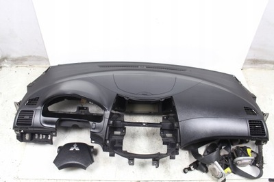 Приборная панель консоль подушка безопасности ремни mitsubishi grandis 2006 фото №1