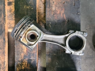 Поршень шатун iveco ducato 2.8 фото №1