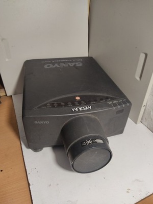 projektor sanyo plc-5505e