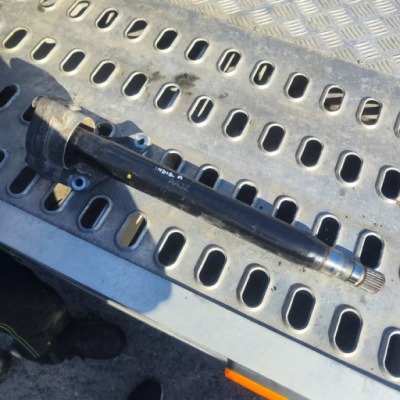 Opel insignia a 2.0cdti приводной вал правый  13408583 фото №1