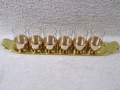 KOMPLET 6 KIELISZKÓW Z TACĄ