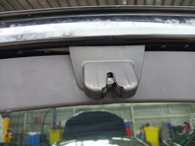 Замок засувка кришки задній audi a3 8p фото №1