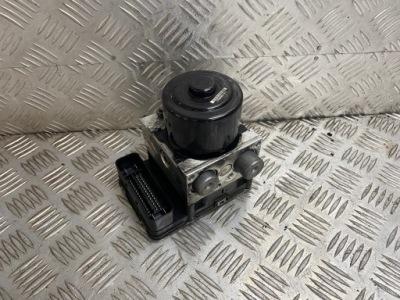 Mercedes w221 насос гальмівна 2011r 105tyś lift 2214310748 фото №1