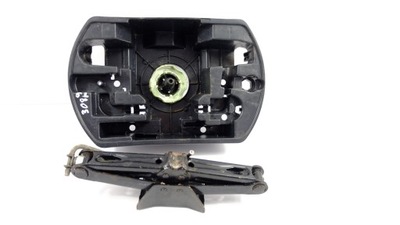 Peugeot 308 t9 вкладиш багажника домкрат фото №1