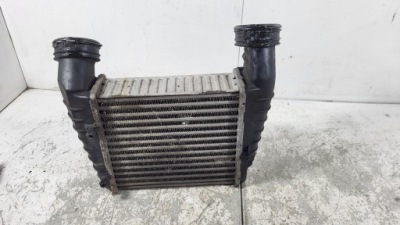 Интеркулер vw passat b5 fl 1.8t 8d0145805b фото №1