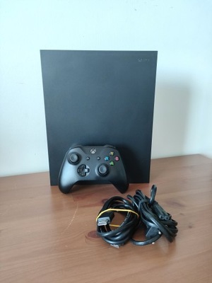 Konsola Microsoft Xbox One X + Pad