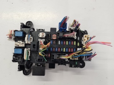 Suzuki vitara ii коробка запобіжників 1.6b фото №1