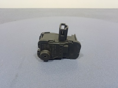 Skoda octavia iii привід кришка заливної пального 7p0810773f фото №1