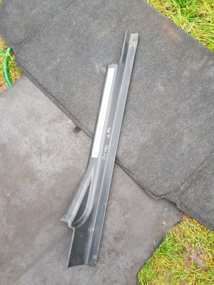 Молдинг правий перед mercedes c klasa w203 fl 2.2 cdi фото №1