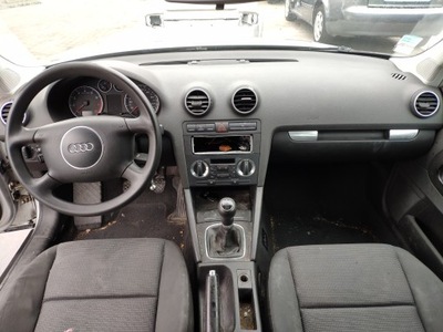 Audi a3 8p частини перехідник панель приладів консоль фото №1