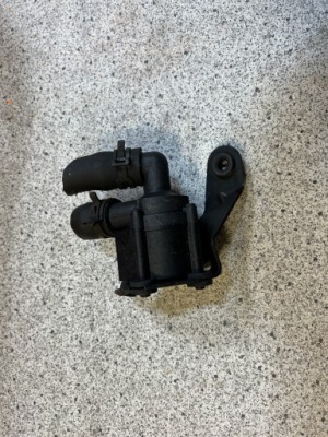 Bmw f10 f11 дополнительная насос wody 9230235 фото №1
