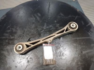 Tesla motors model s важіль задній лівий 1021418-00-b фото №1