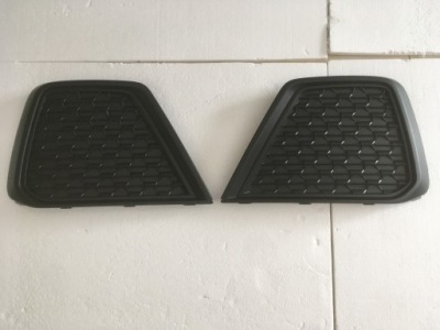 Audi оригінальний номер 82a807681f решітка бампера фото №1