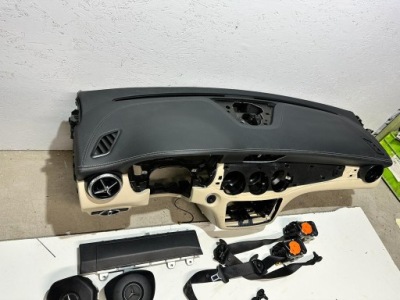 Панель  подушка безпеки подушки безпеки mercedes gla w156 оригінал демонтаж фото №1