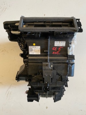 Renault clio v отопитель воздуходувка 272705028r фото №1