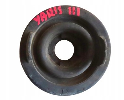 Защита заглушка резиновый элемент передней лампы toyota yaris iii 2011-2020 rok p3032 фото №1