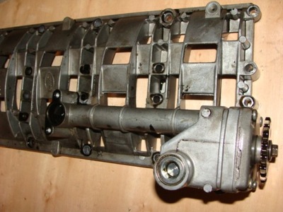 Насос оливи масляна 2.5 td5 land rover discovery 2 ii фото №1