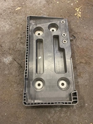 Vw passat b8 основа акумулятор 3q0804869 фото №1