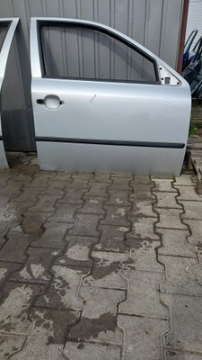 Дверь правое перед skoda octavia 01r kombi фото №1