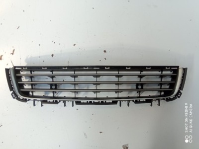 Astra h рестайлинг  решётка бампера перед средняя хром фото №1
