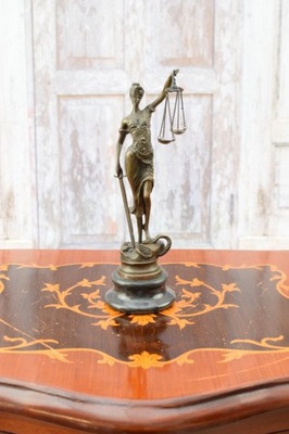 Temida Bogini Sprawiedliwości - Figura z Brązu