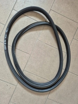 Kia ceed iii 18-21r hb прокладка крышки багажника фото №1