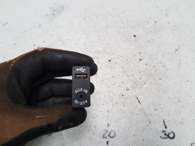 Mini cooper r56 lift 10-13r роз'єм usb aux фото №1