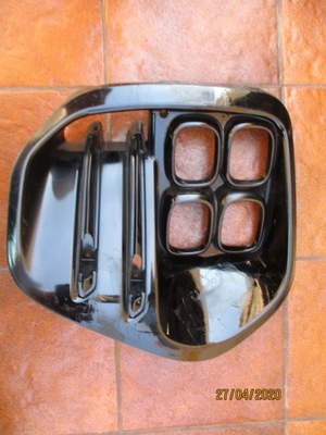 Kia sportage iv решітка заглушка права перед фото №1