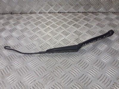 Важіль двірники правий перед nissan primera p11 фото №1