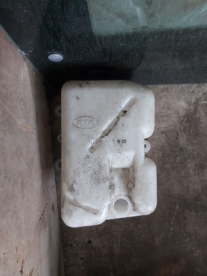 Бачок омивача kia carnival фото №1