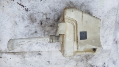 Nissan primera p12 2.0 бачок омывателя фото №1