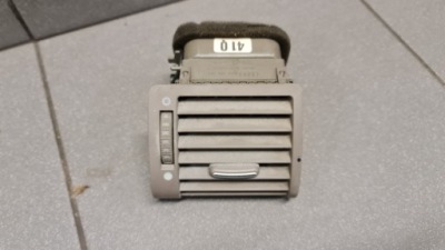 Решітка обдув ліва audi a8 d2 4d0820901 кремовий фото №1