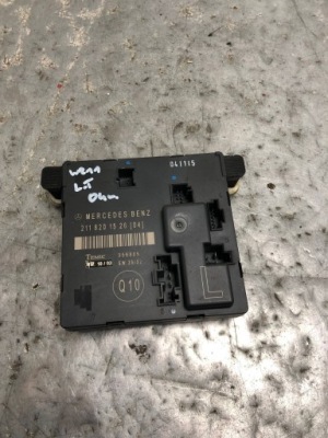 Модуль двері лівий задня mercedes w211 kombi 2118201526 фото №1