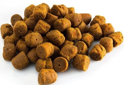 PELLET MEUS DURUS 1kg 8mm Z DZIURĄ ORZECH TYGRYSI