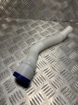 Заливная горловина бака омывателя peugeot 2008 ii 19- фото №1