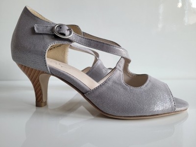 Nowe srebrne buty na obcasie 35 Andrea Conti