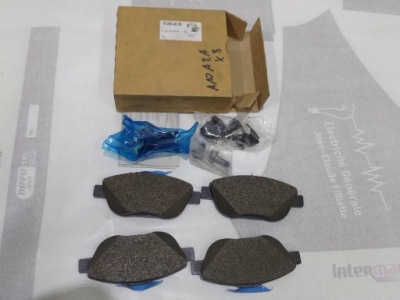 Тормозные колодки тормозные перед citroen c3 aircross peugeot 2008 citroen c4 cactus фото №1