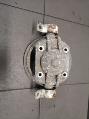 Кронштейн амортизатора задняя vw touareg 7l0512345b фото №1