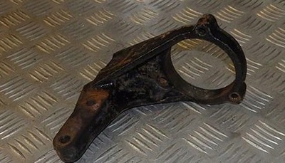 Nissan primera p11 2.0 td кронштейн опора полуось фото №1