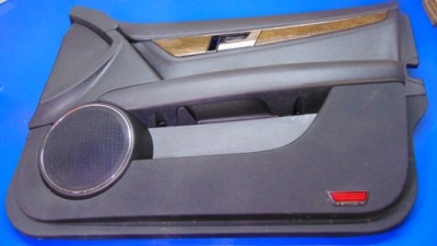 Обшивка дверь правый перед mercedes c klasa w204 фото №1